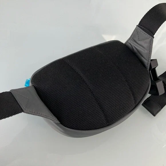 100% Authentic！Burberry Gray Belt Bag with Black Strap and Silver Zipper - Picture 6 of 12